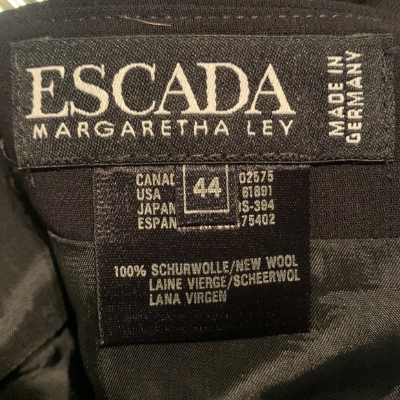 Escada Black Wool Skirt with Pleated Hem Detail - Picture 5 of 6